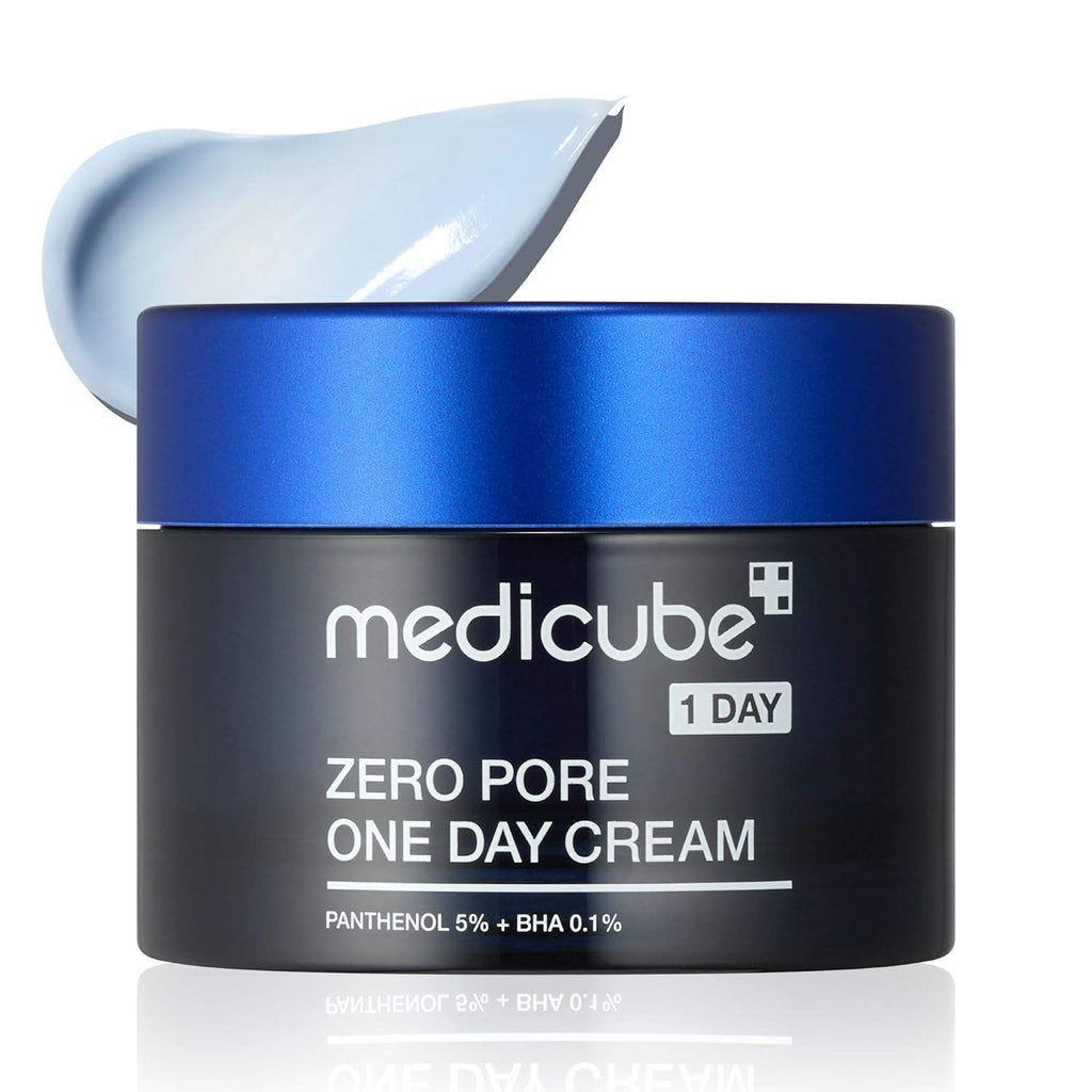 Crema viso MG store Medicube Zero Pore One Day, texture leggera e idratante, in confezione bianca e tubo con etichetta.
