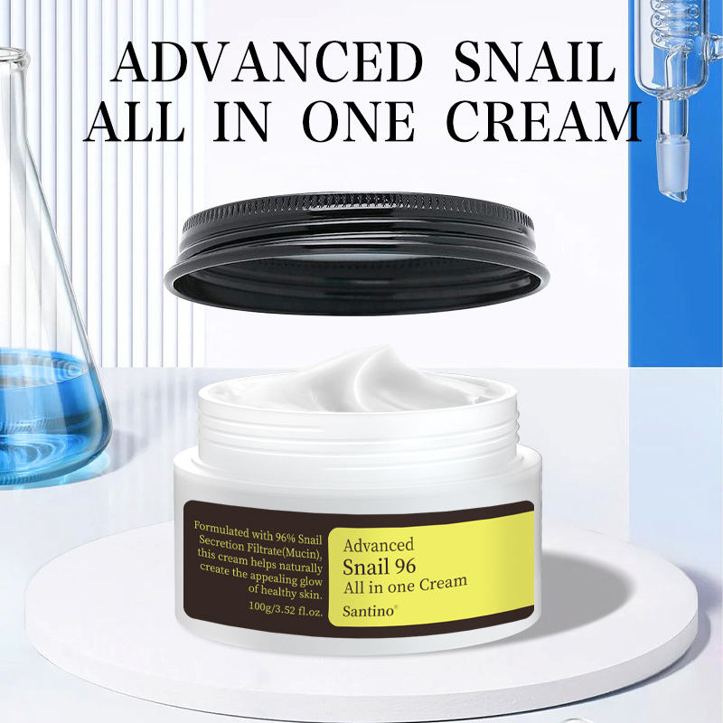 Crema viso Santino Advanced Snail 96 All in One di MG store, confezione elegante con crema idratante e antirughe, dettaglio del prodotto.